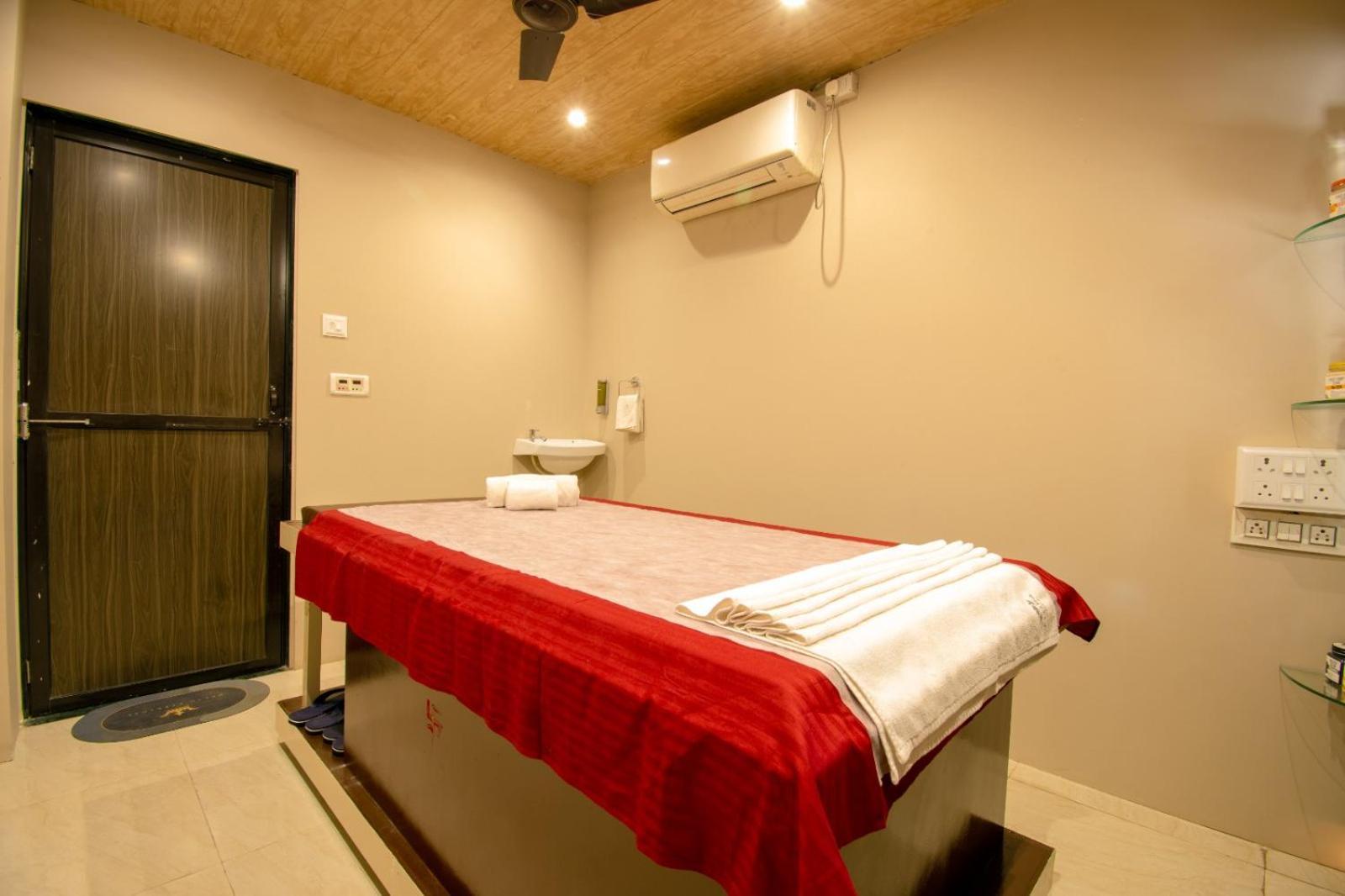 Flora Ecostay Resort And Spa Lonavala Eksteriør bilde